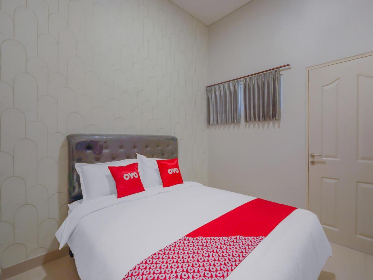 Super Oyo Capital O 90336 Olive Guest House Сурабая Экстерьер фото
