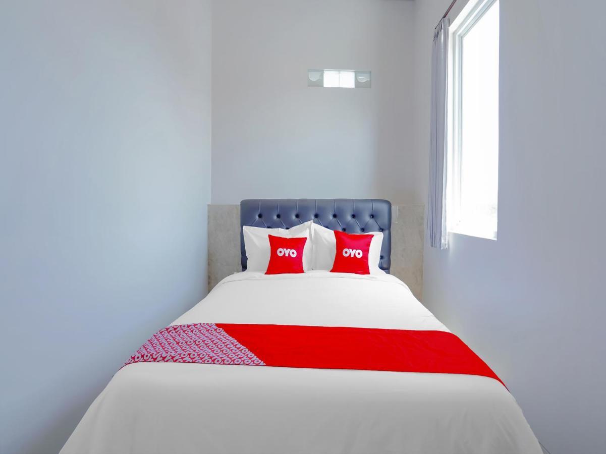 Super Oyo Capital O 90336 Olive Guest House Сурабая Экстерьер фото